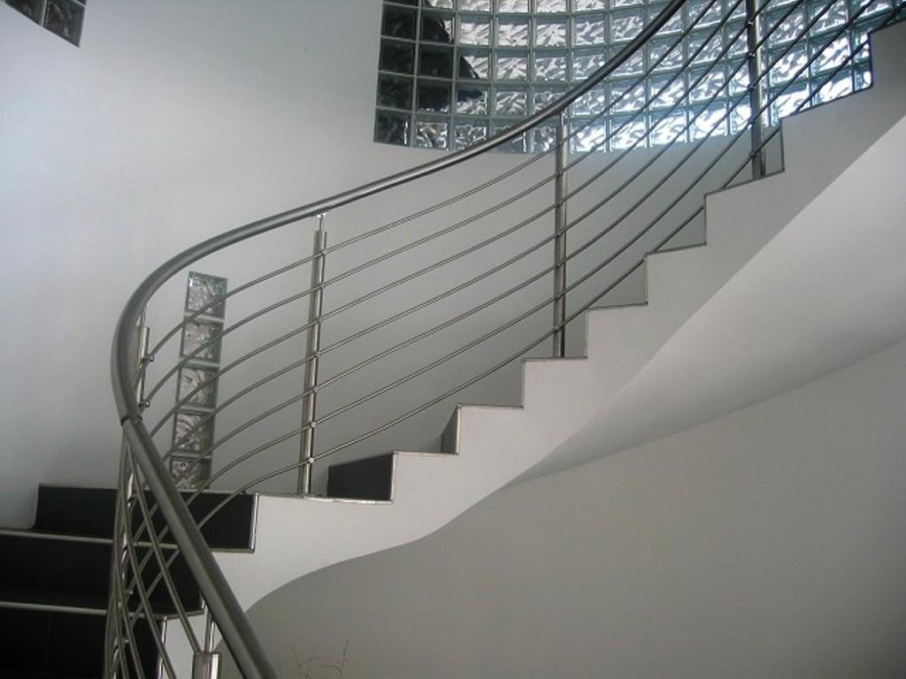 balustrady nierdzewne schodowe