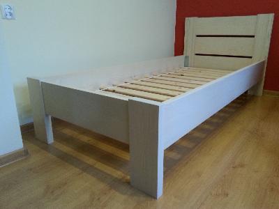 Łóżko z drewna sosnowego - kliknij, aby powiększyć