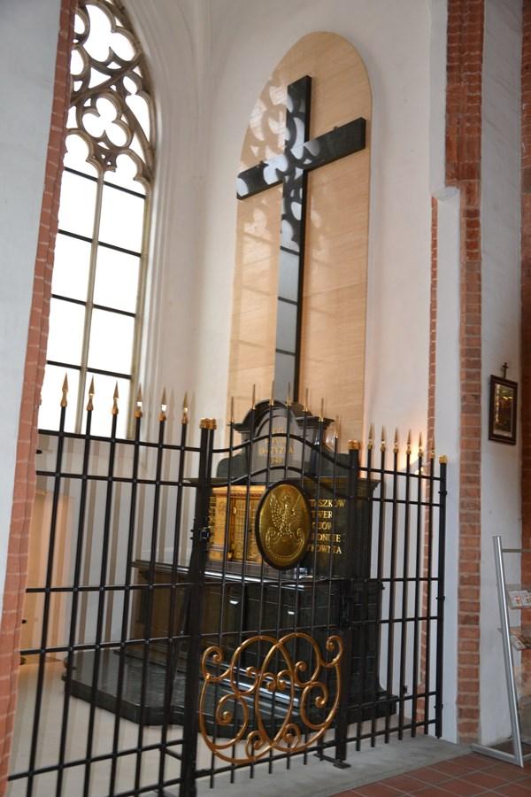 Ołtarz poświęcony ofiarom Zbrodni Katyńskiej