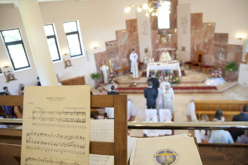 Zdjęcia ślubne - reportaż w kościele