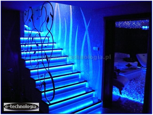 Oświetlenie schodowe podświetlenie schodów LED e-technologia