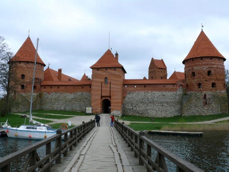 Litwa. Zamek na Wodzie; świadek Historii Obojga Narodów.