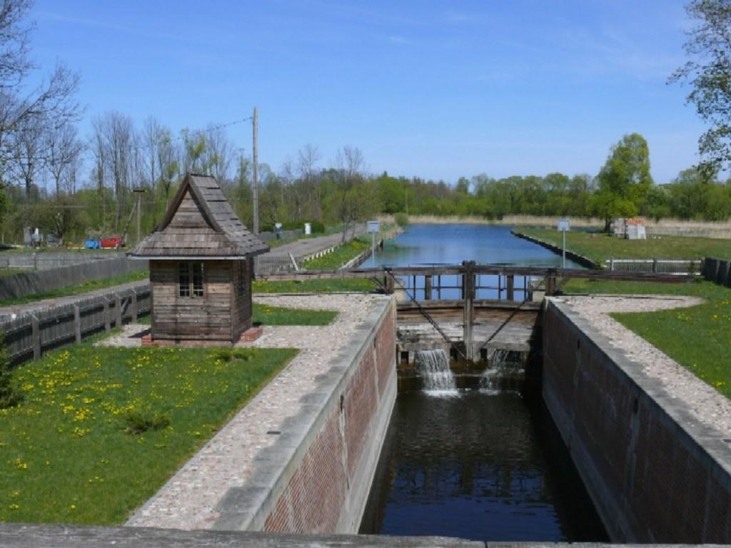 Jedna z 16 zabytkowych śluz na Kanale Augustowskim.