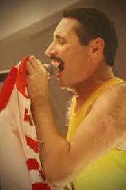 Sobowtór śpiewający Freddie Mercury