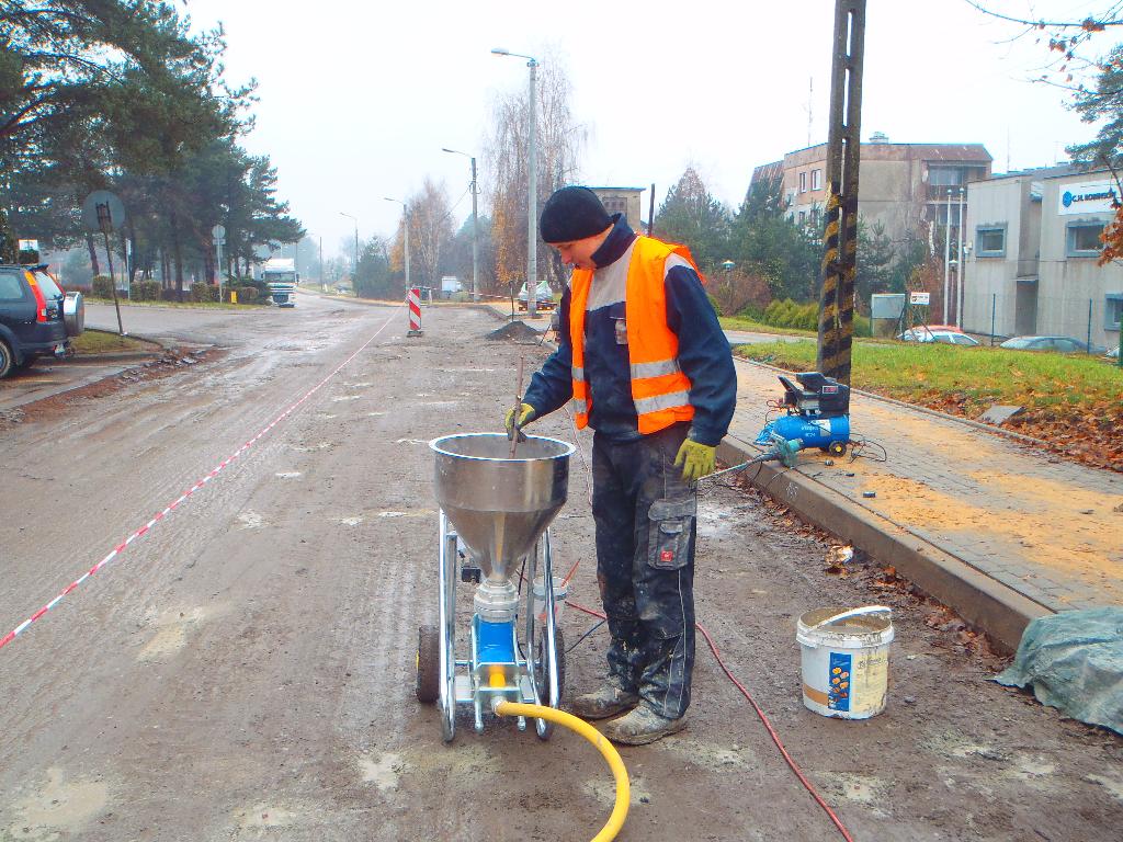 WYPEŁNIANIE PUSTEK METODĄ INIEKCJI CIŚNIOWEJ W PODŁOGACH ŚCIANACH, Pruchna, śląskie