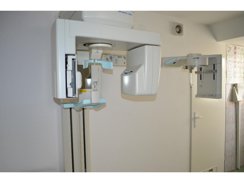 Pantomograf z cefalostatem - klinika stomatologii