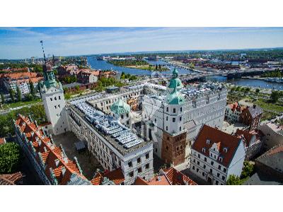 Fotografia z powietrza - Zamek Książąt Pomorskich - kliknij, aby powiększyć