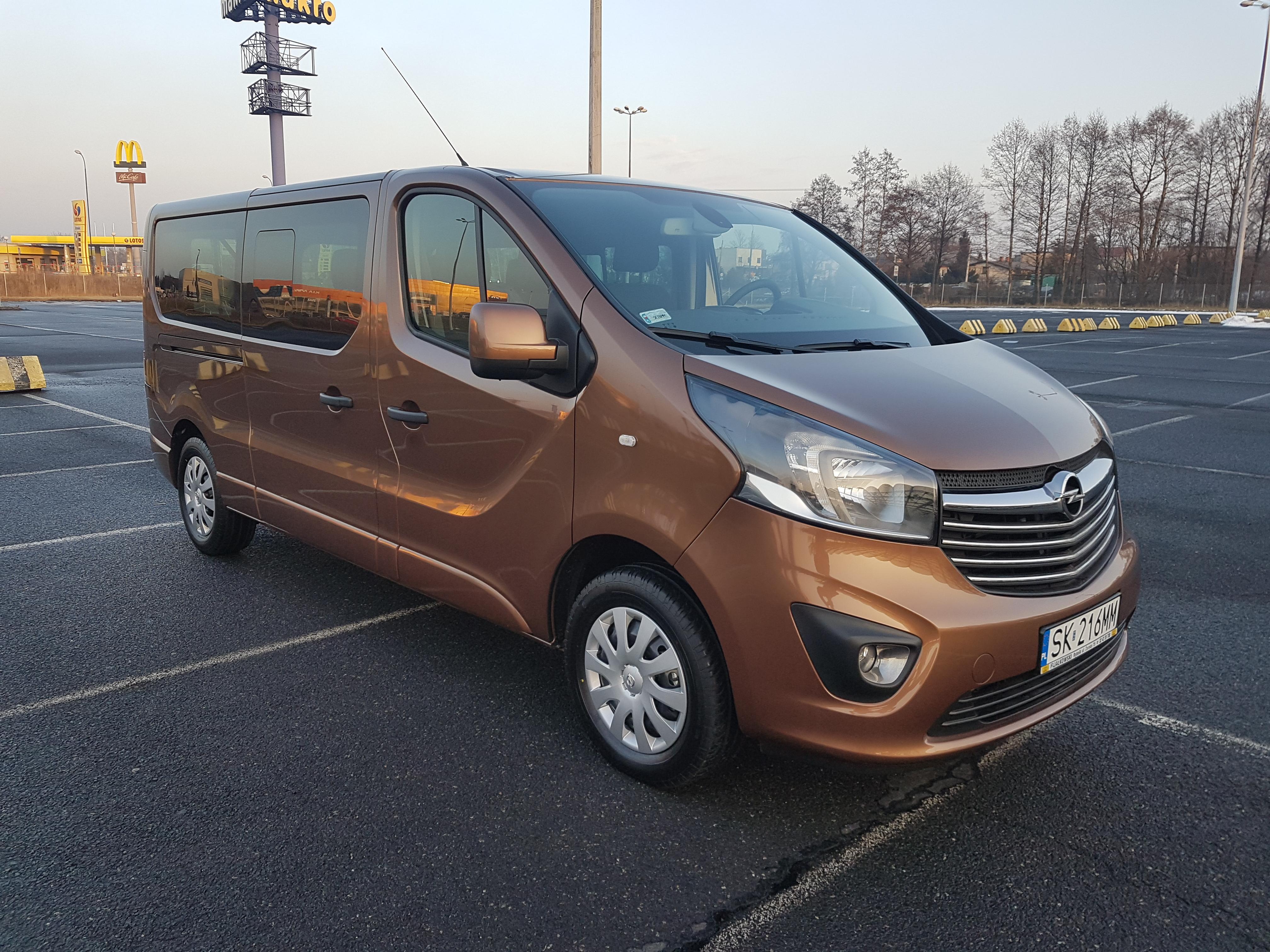 Wynajem busa 9 - osobowego Opel Vivaro, woj. śląskie