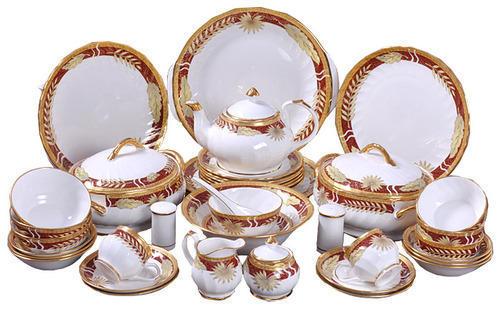 Buy a  Microwave Denso  Dinner set   (24 pcs ) at just rs . 400