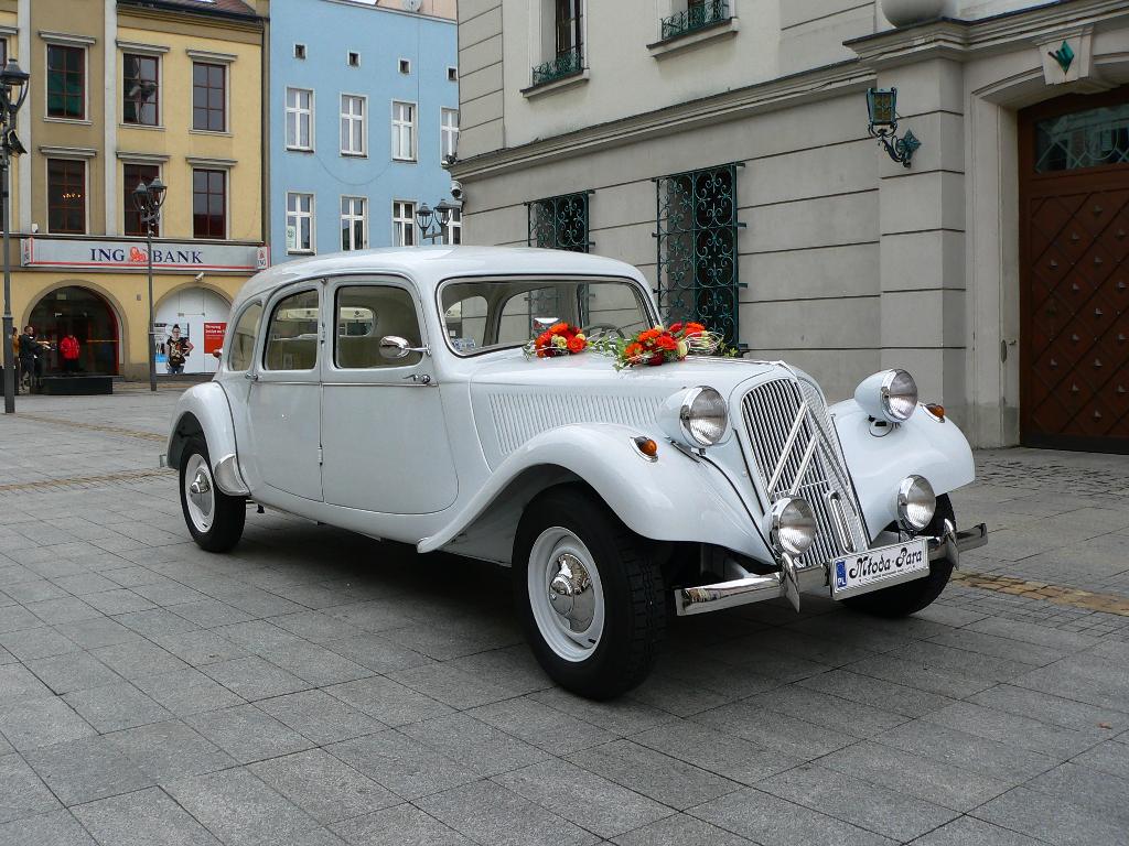 Biały zabytkowy Citroen Traction Avant idealne auto do ślubu, Katowice, śląskie