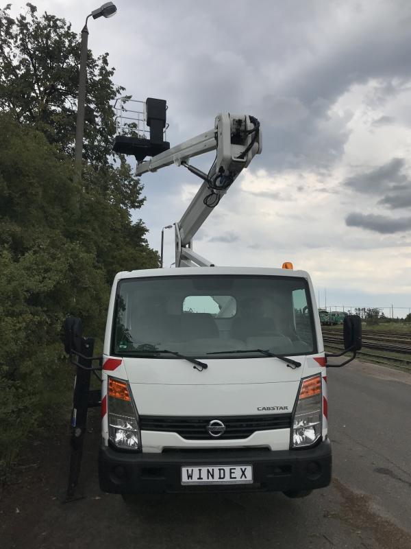 Podnośnik koszowy CTE ZED 20. 2 HV zamontowany na podw Nissan Cabstar