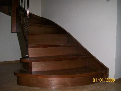 schody samonośne z drena dębowego barwionego barierka elemęty kute stalowe poręcz drewniana - kliknij, aby powiększyć