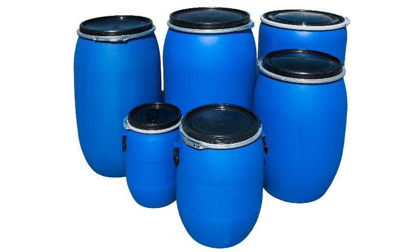 Beczki plastikowe 30-220 l z wiekiem i obręczą