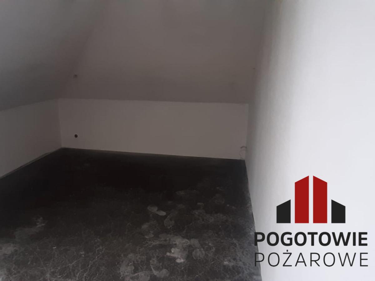 sprzątanie po pożarze w Warszawie 
