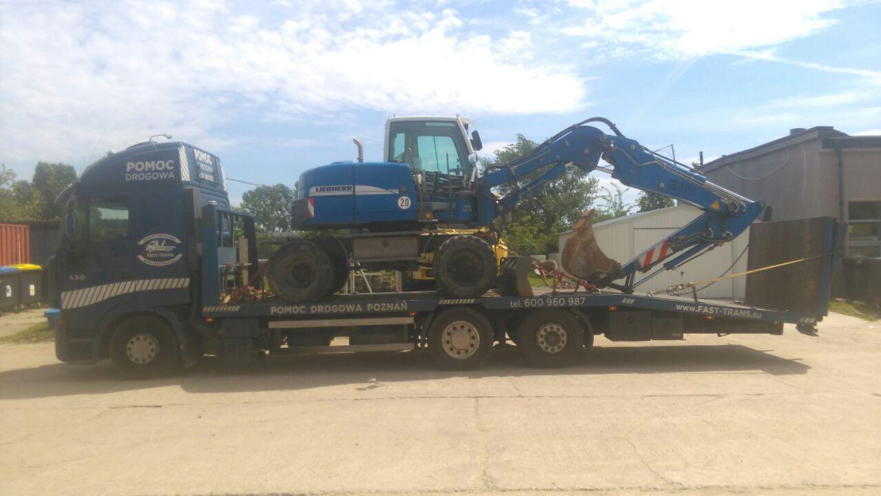 Transport traktorów opryskiwaczy przyczep zwyżki koparek Wielkopolska, Poznań, wielkopolskie