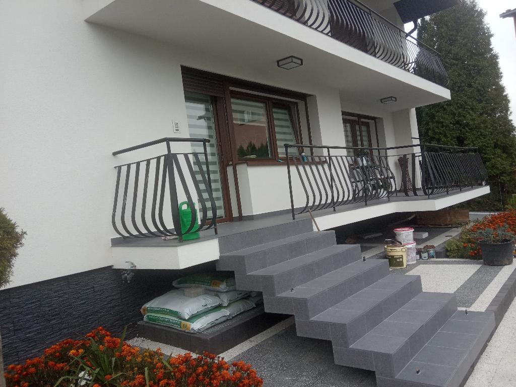 Schody, taras. Gres techniczny 33x33