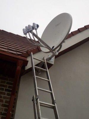 Sygnał z 4 satelitów skupiony na jednej antenie.