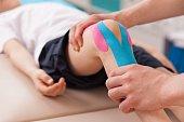 Kinesiotaping (terapia plastrami)