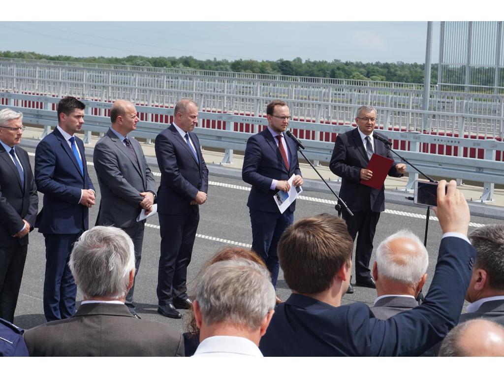 Słupek odgradzający taśmą sznurem kordony szatnia czerwony dywan , Wieliczka, małopolskie