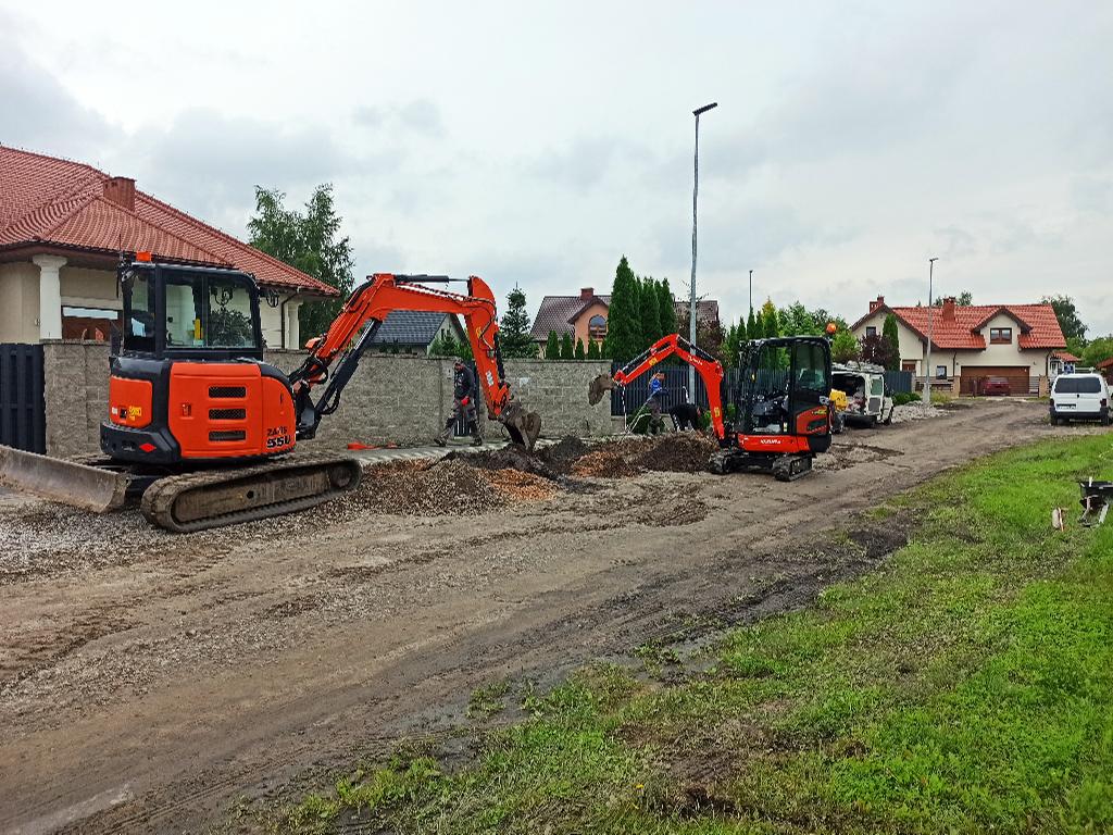 Usługi Koparką minikoparką  ŁÓDŹ Przeciski kretem , łódzkie