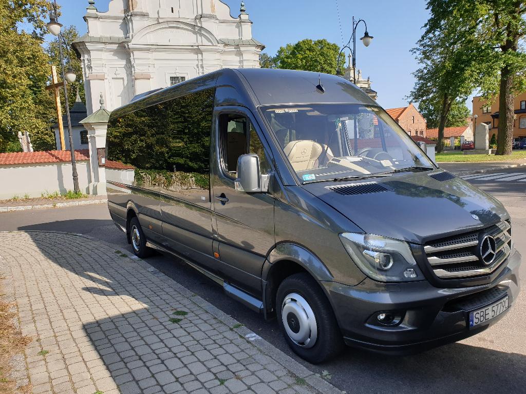 Busy minibusy autokary Tarnowskie Góry wynajem przewozy