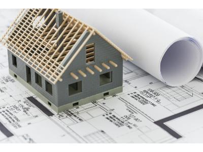 Etapy budowy domu: co to jest stan surowy otwarty i jak wybrać odpowiednią ekipę budowlaną