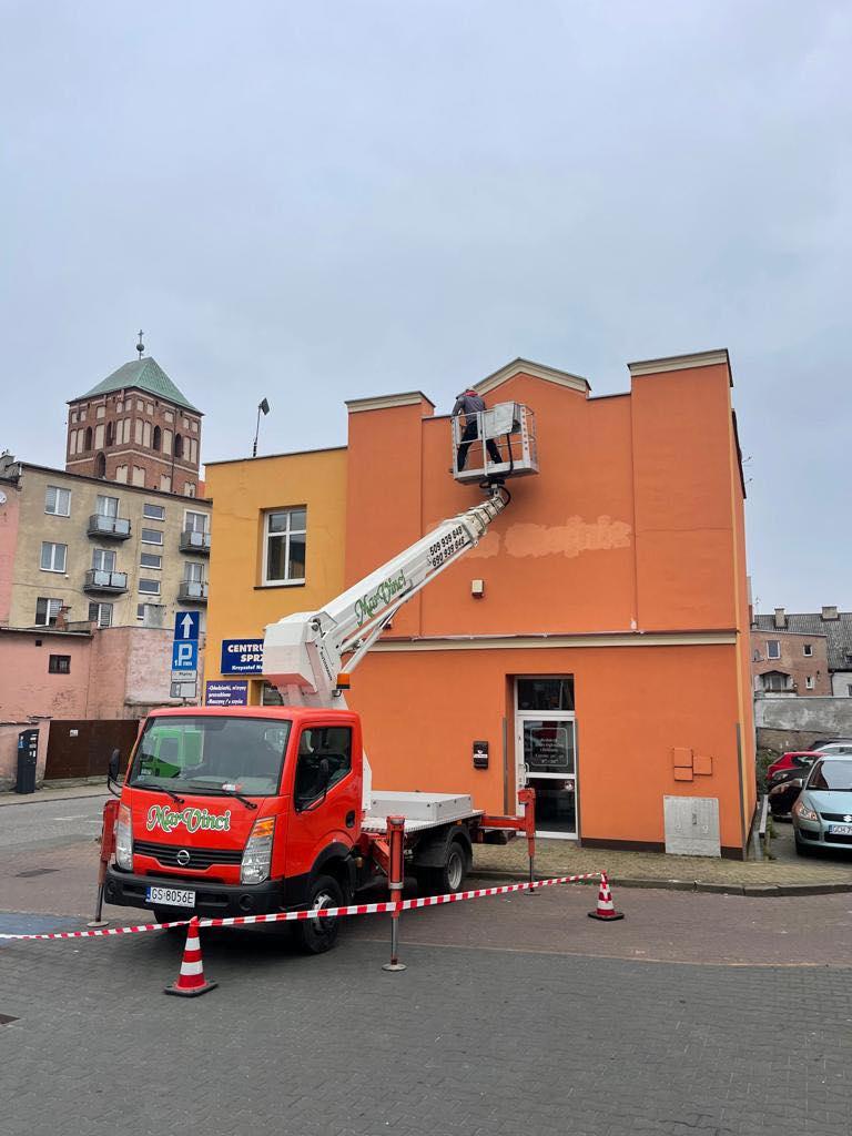 Oferujemy wynajem podnośnika koszowego na terenie Chojnic 