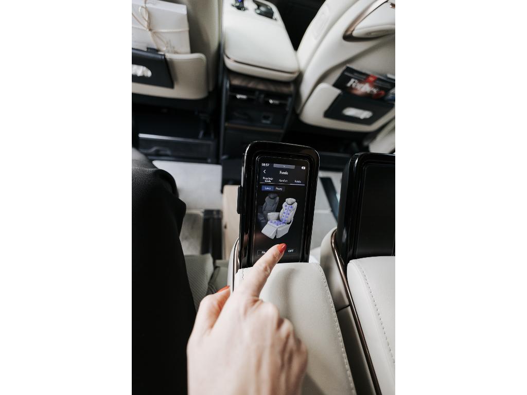 LUKSUSOWE TRANSFERY = LUXURY TOUR RZESZÓW