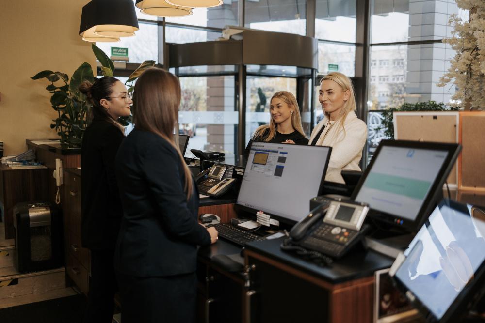 CONCIERGE SERVICE - LUXURY TOUR TEL 880880449