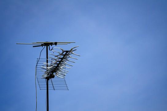 montaż instalacji antenowych