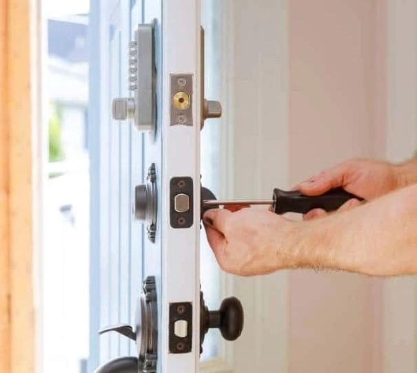 serwis zamków w drzwiach