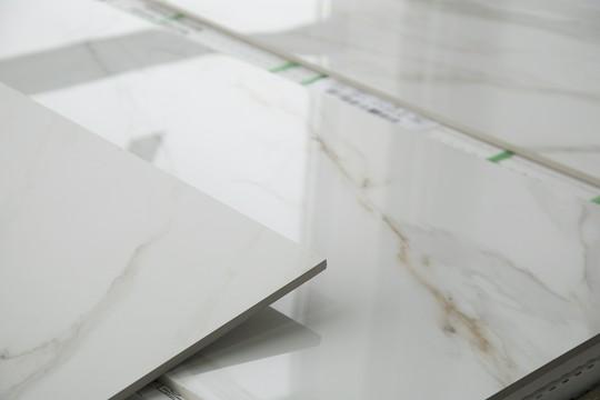 układanie płytek glazura