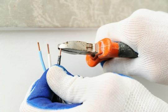 usuwanie awarii elektrycznych