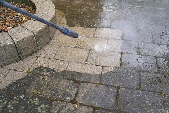 czyszczenie kostki brukowej