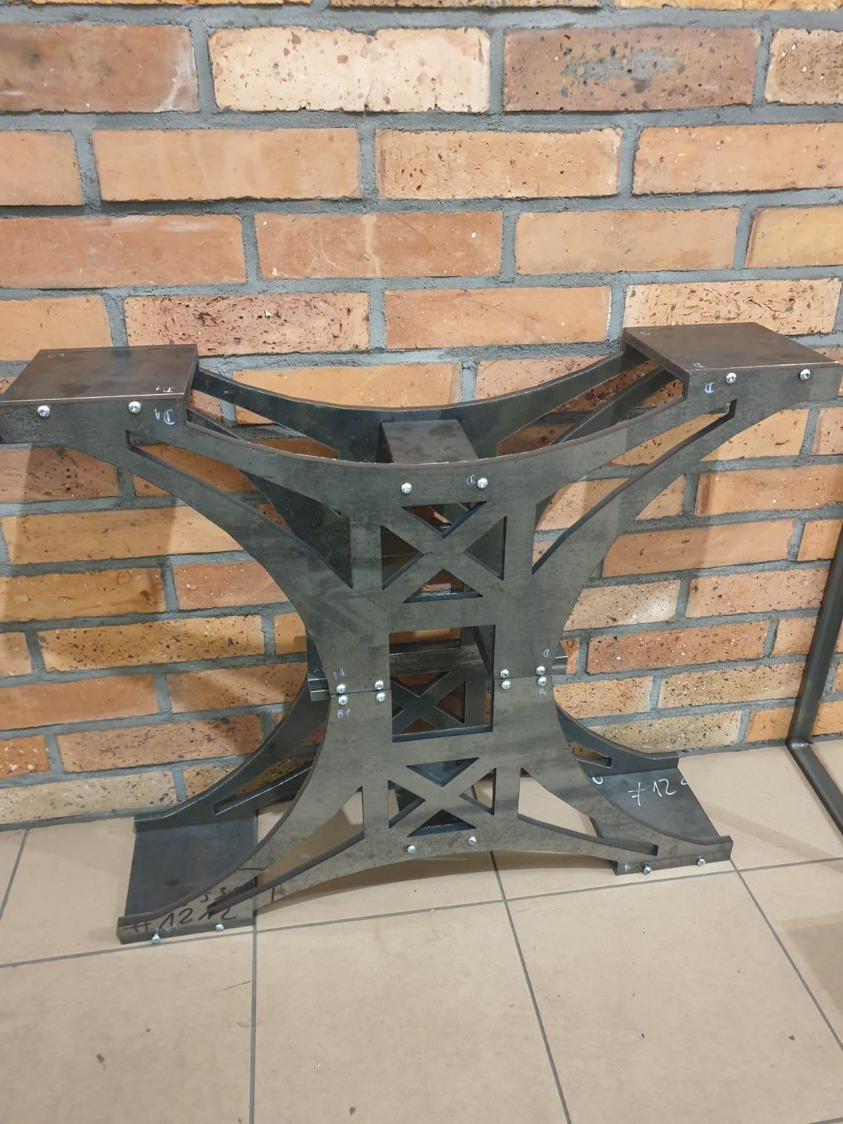 Meble z pracowni rzemieślniczej - stelaże , drzwi, stoły, Rusinowice, lubelskie