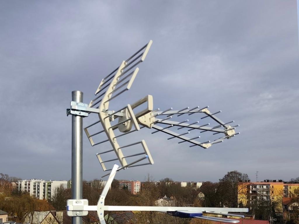 Zestaw anten DVB-T2 na maszcie
