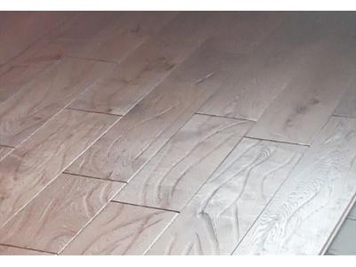montaż paneli podłogowych - kliknij, aby powiększyć